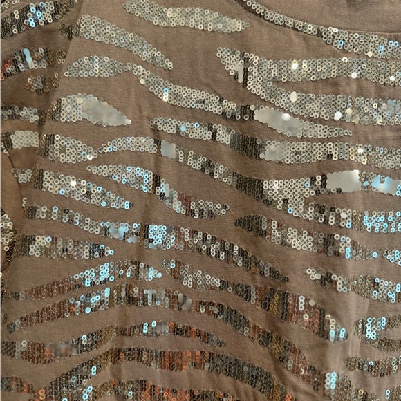 Tiger striped gold sequin top - Picture 3 of 3